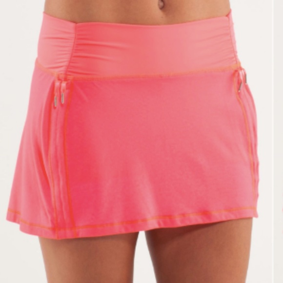 lululemon athletica Dresses & Skirts - Lululemon Hot 'N Sweaty Skirt in Flash Light